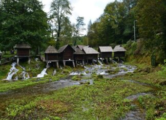 Was the Neorion at the Heptascalon the Same as the Kontoscalion?